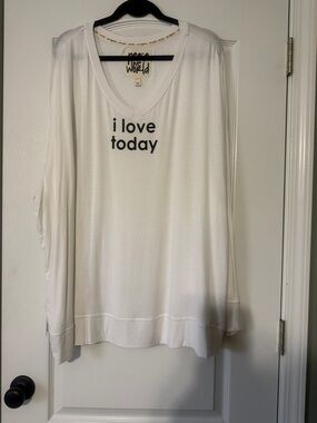 Peace Love World White V-Neck Graphic Tee - "i love today" Size 4X